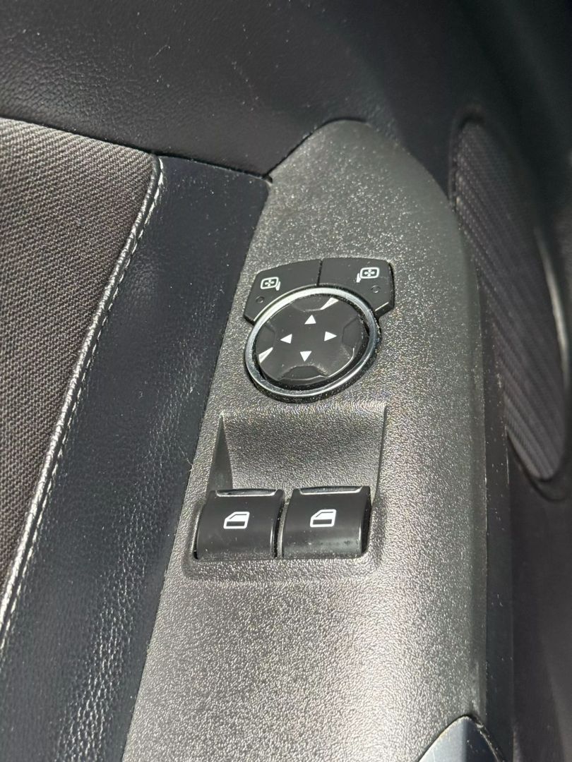 2019 Ford Mustang - Image 41