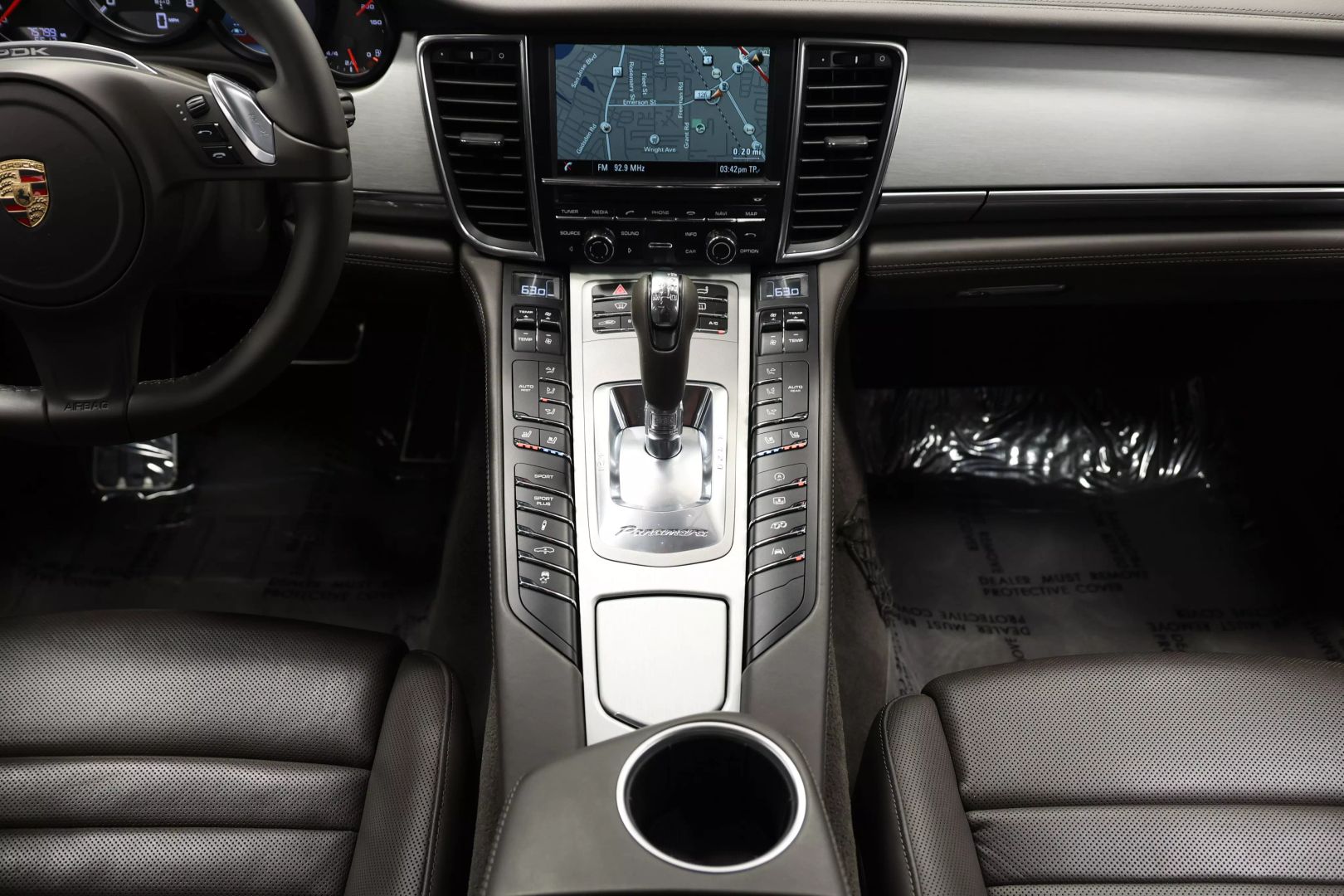 2014 Porsche Panamera - Image 40
