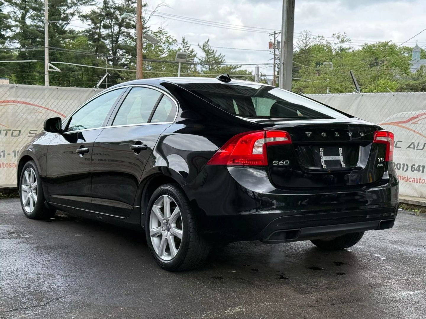 2016 Volvo S60 - Image 9