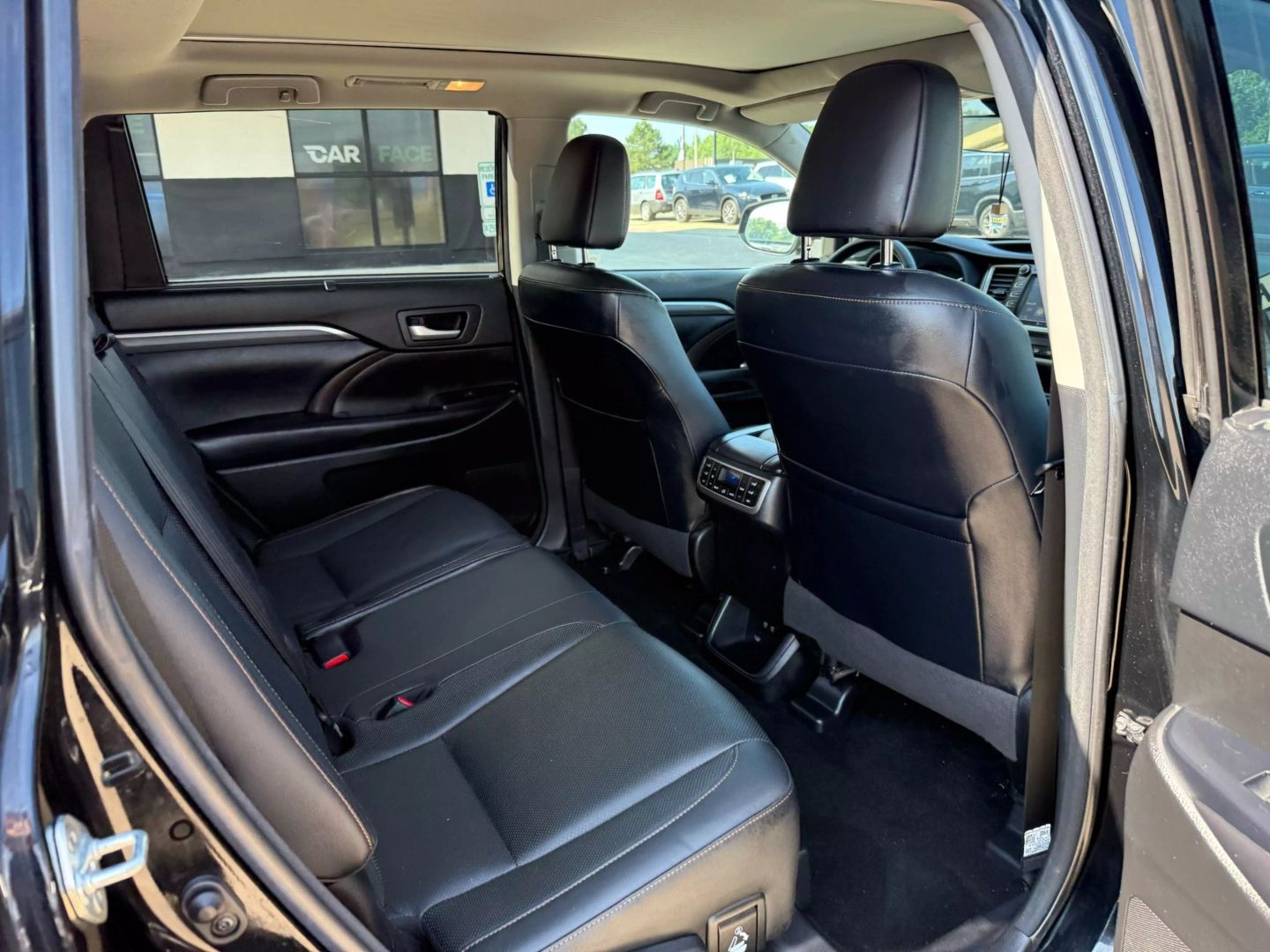 2018 Toyota Highlander - Image 24