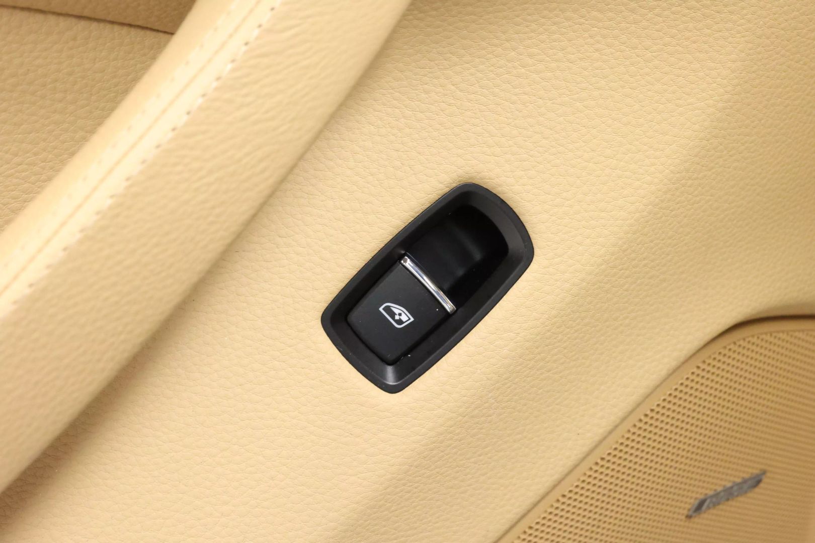 2014 Porsche Panamera - Image 50