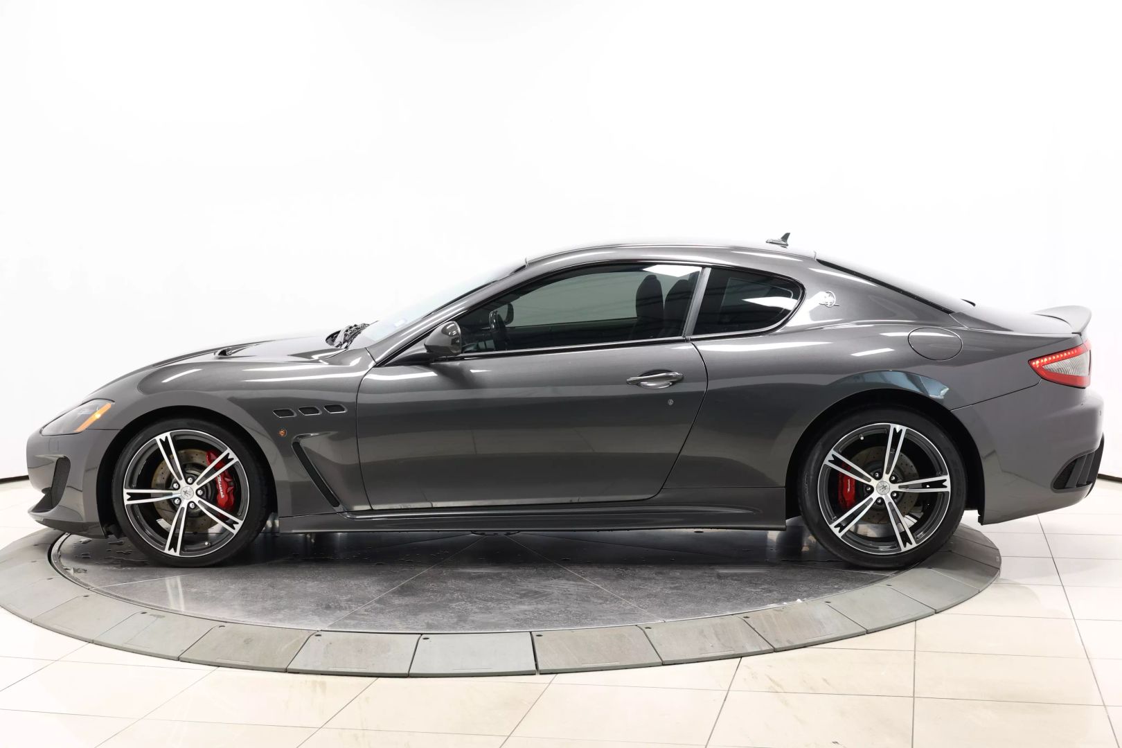 2014 Maserati Granturismo - Image 6