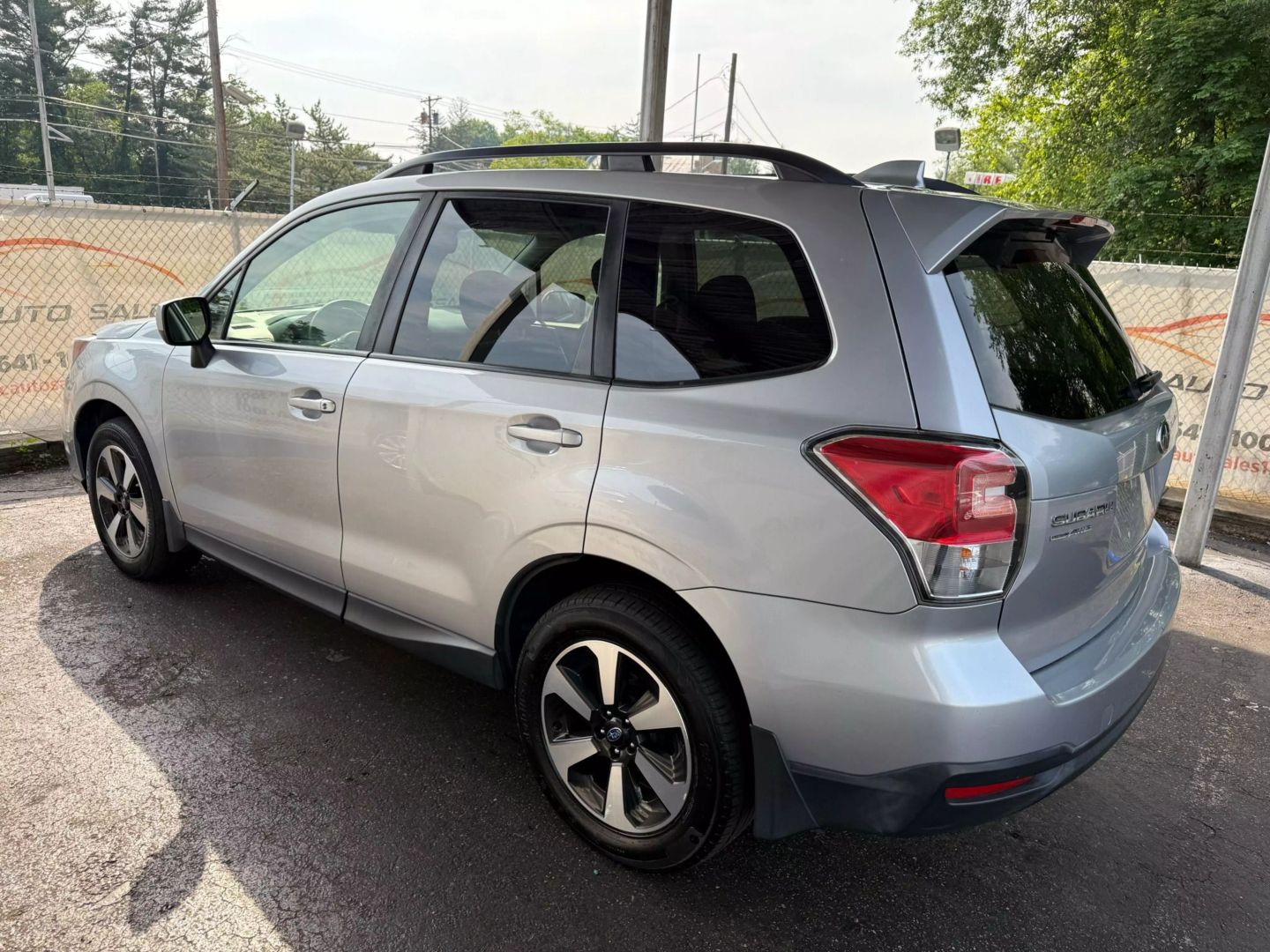 2017 Subaru Forester - Image 13