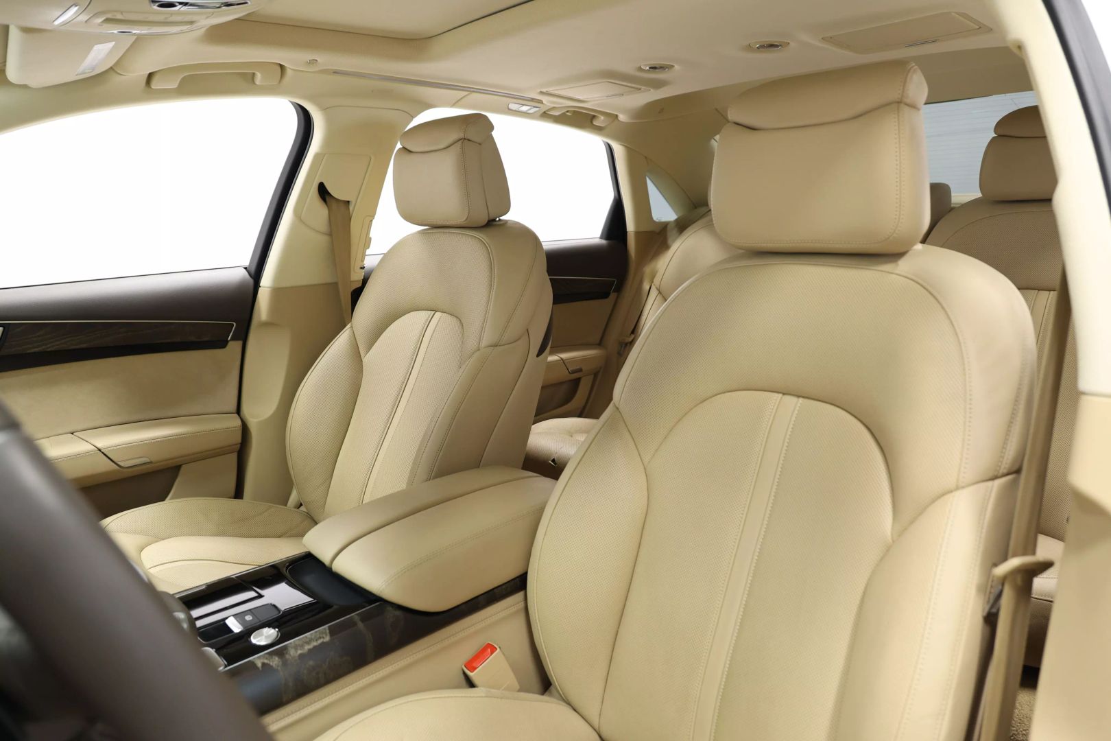 2015 Audi A8 - Image 18