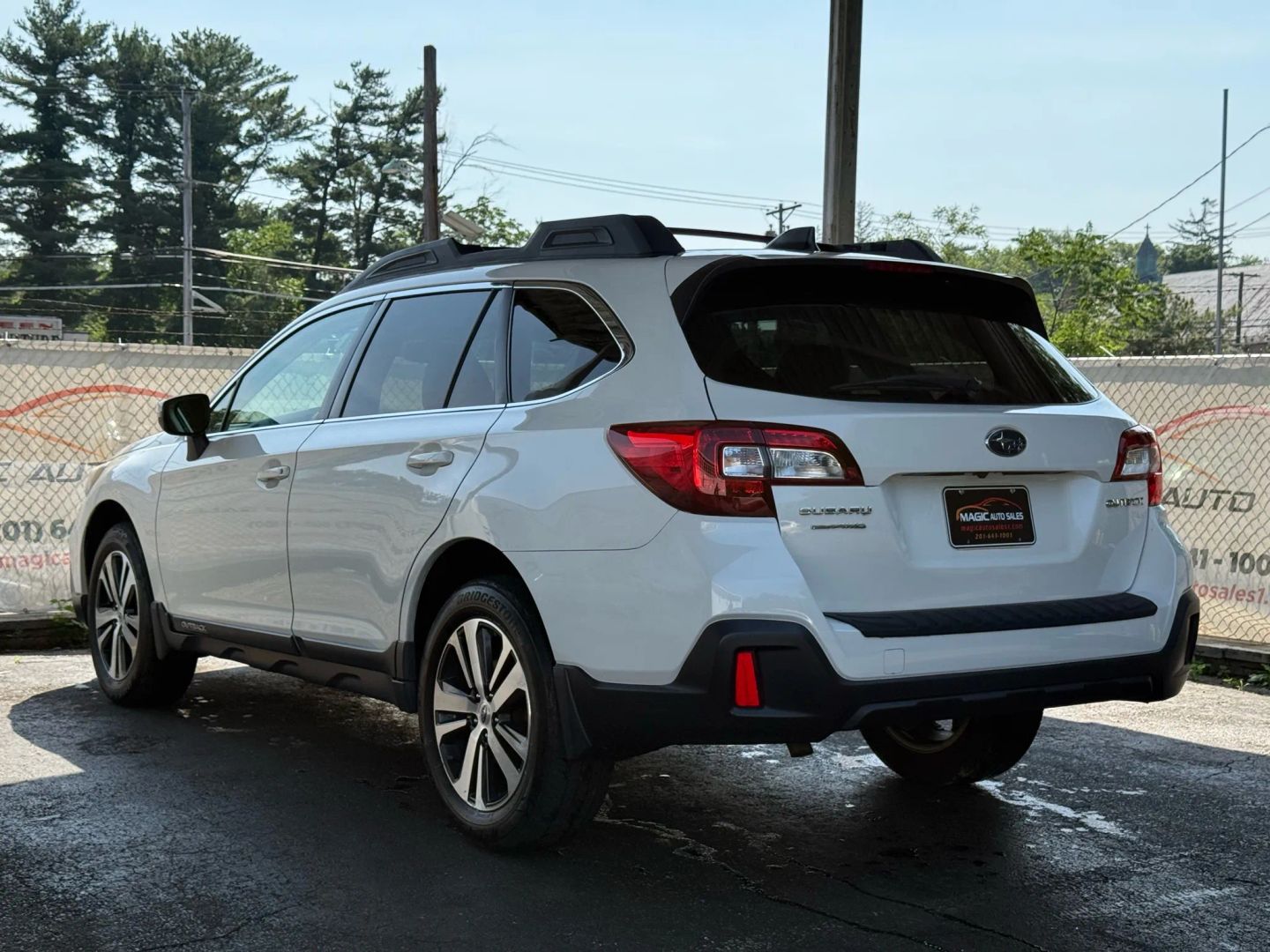 2018 Subaru Outback - Image 11