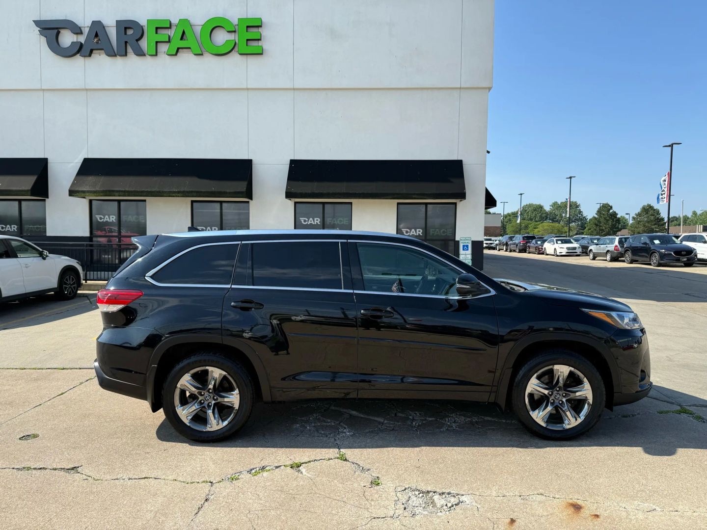 2018 Toyota Highlander - Image 17