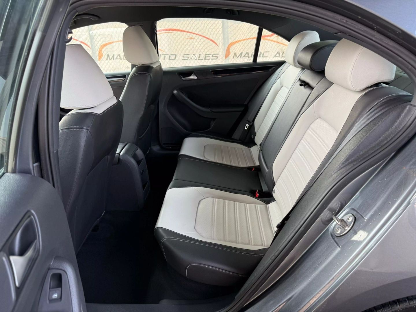 2015 Volkswagen Jetta - Image 18