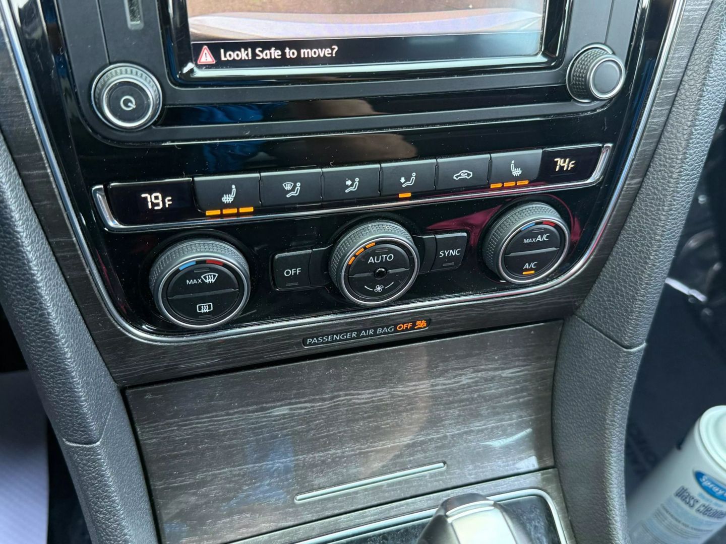 2017 Volkswagen Passat - Image 43