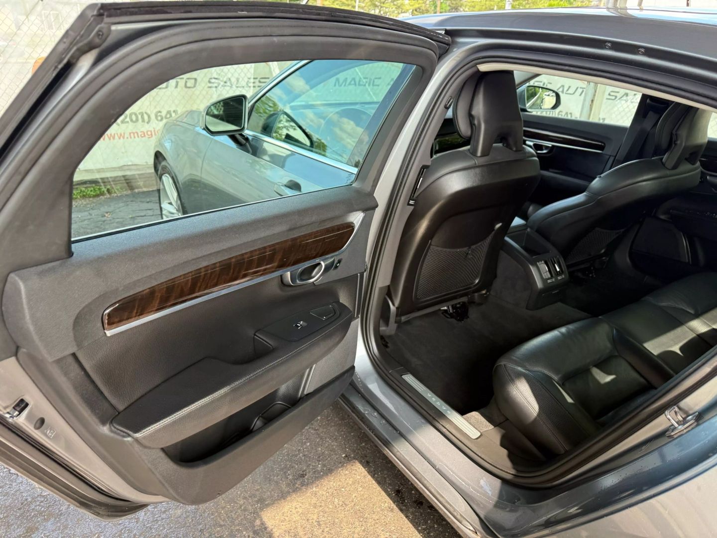 2018 Volvo S90 - Image 17
