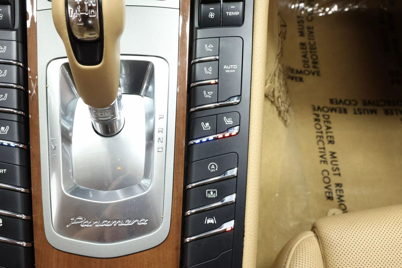 2014 Porsche Panamera - Image 40