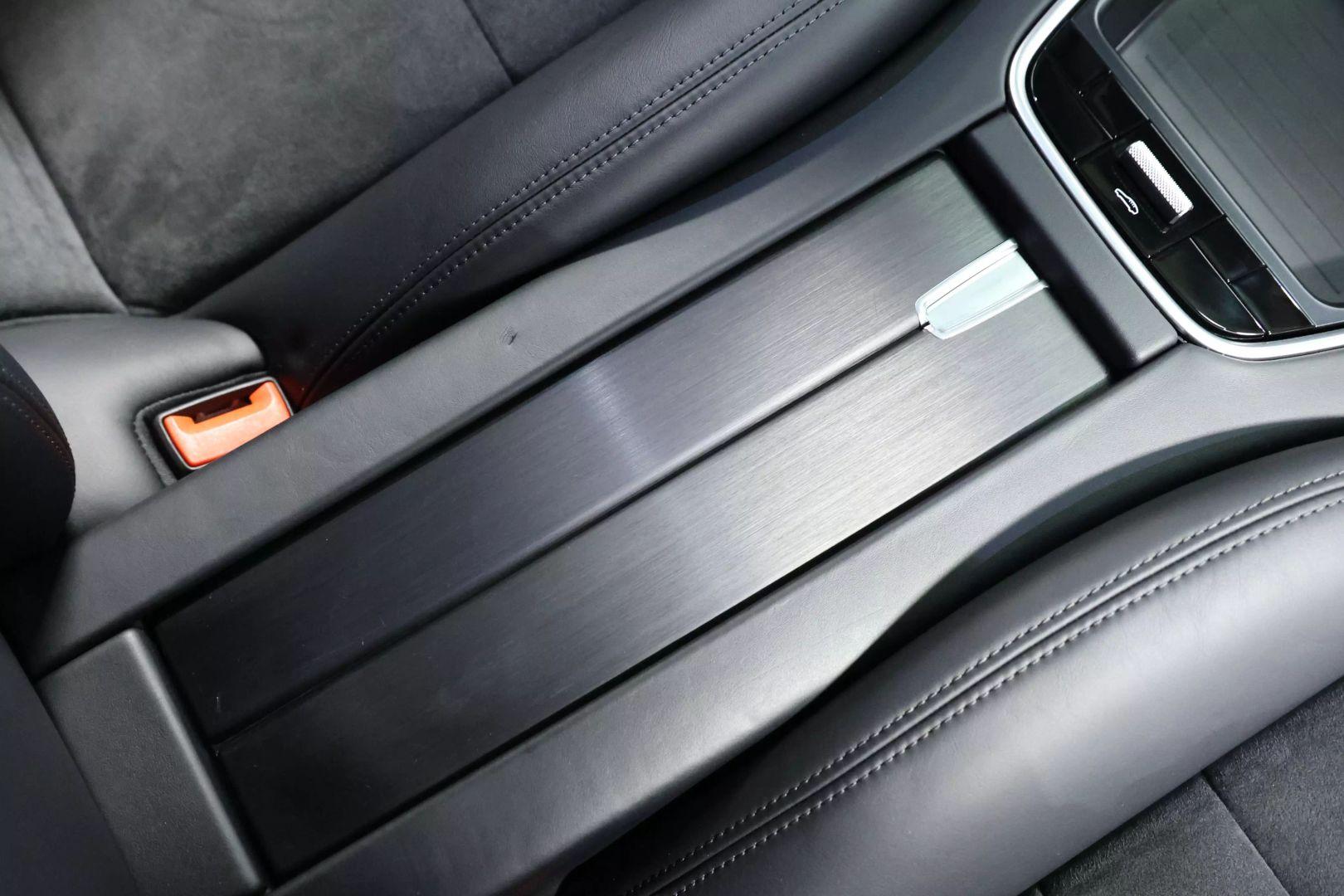 2020 Porsche Panamera - Image 86