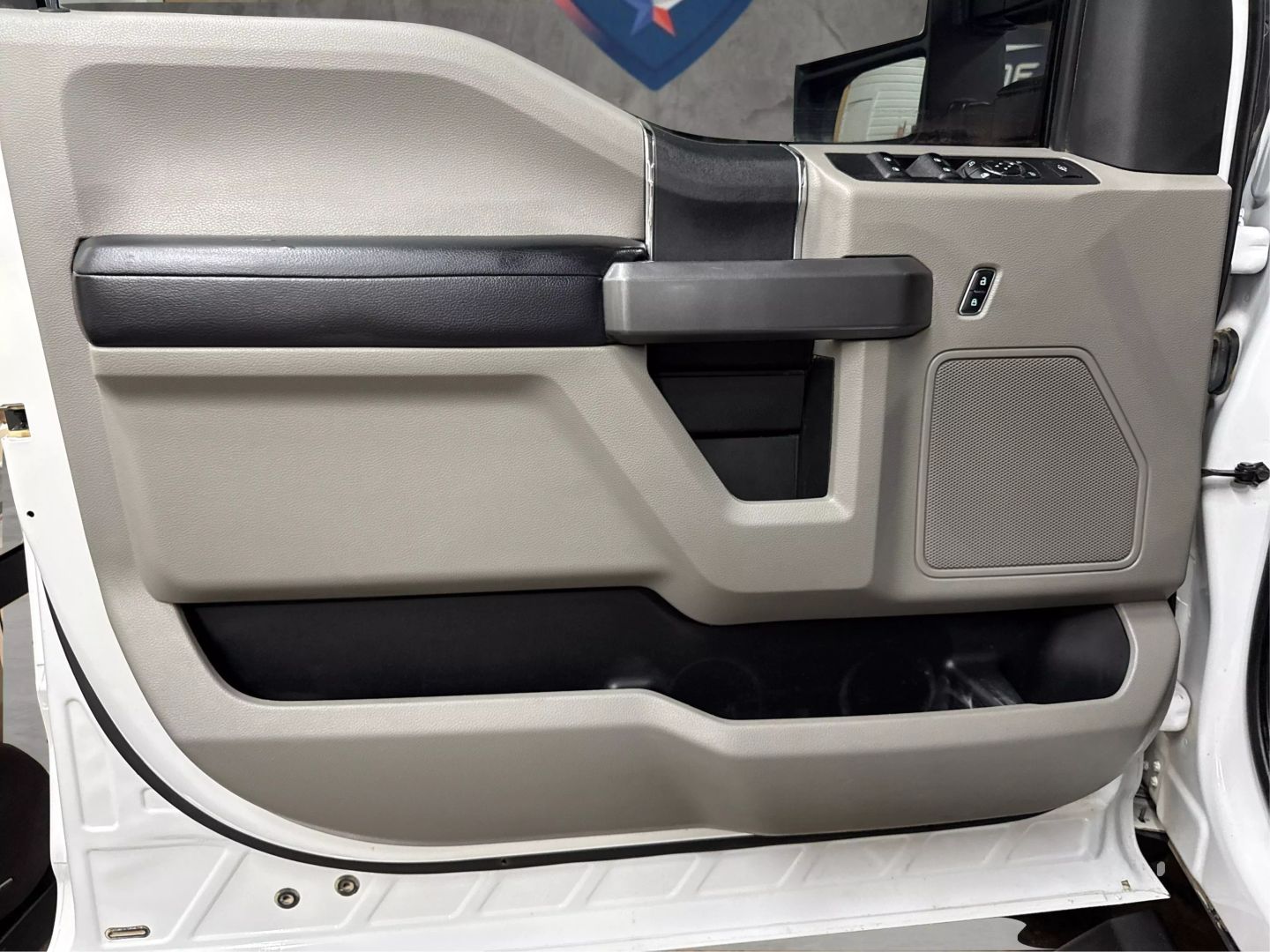 2017 Ford F250 Super Duty Crew Cab - Image 35