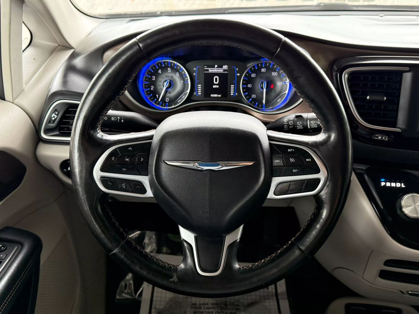 2019 Chrysler Pacifica - Image 31