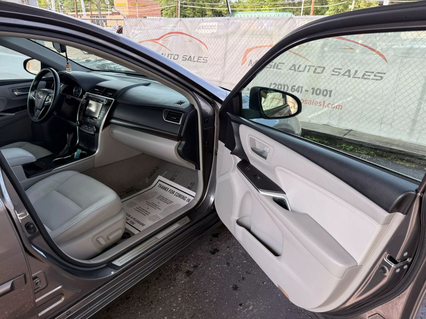 2016 Toyota Camry - Image 24