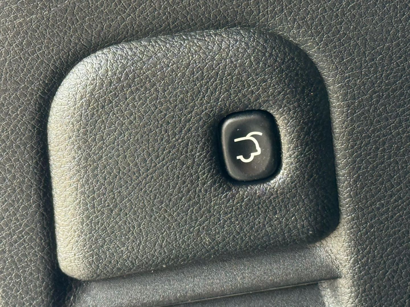 2014 Jeep Grand Cherokee - Image 14