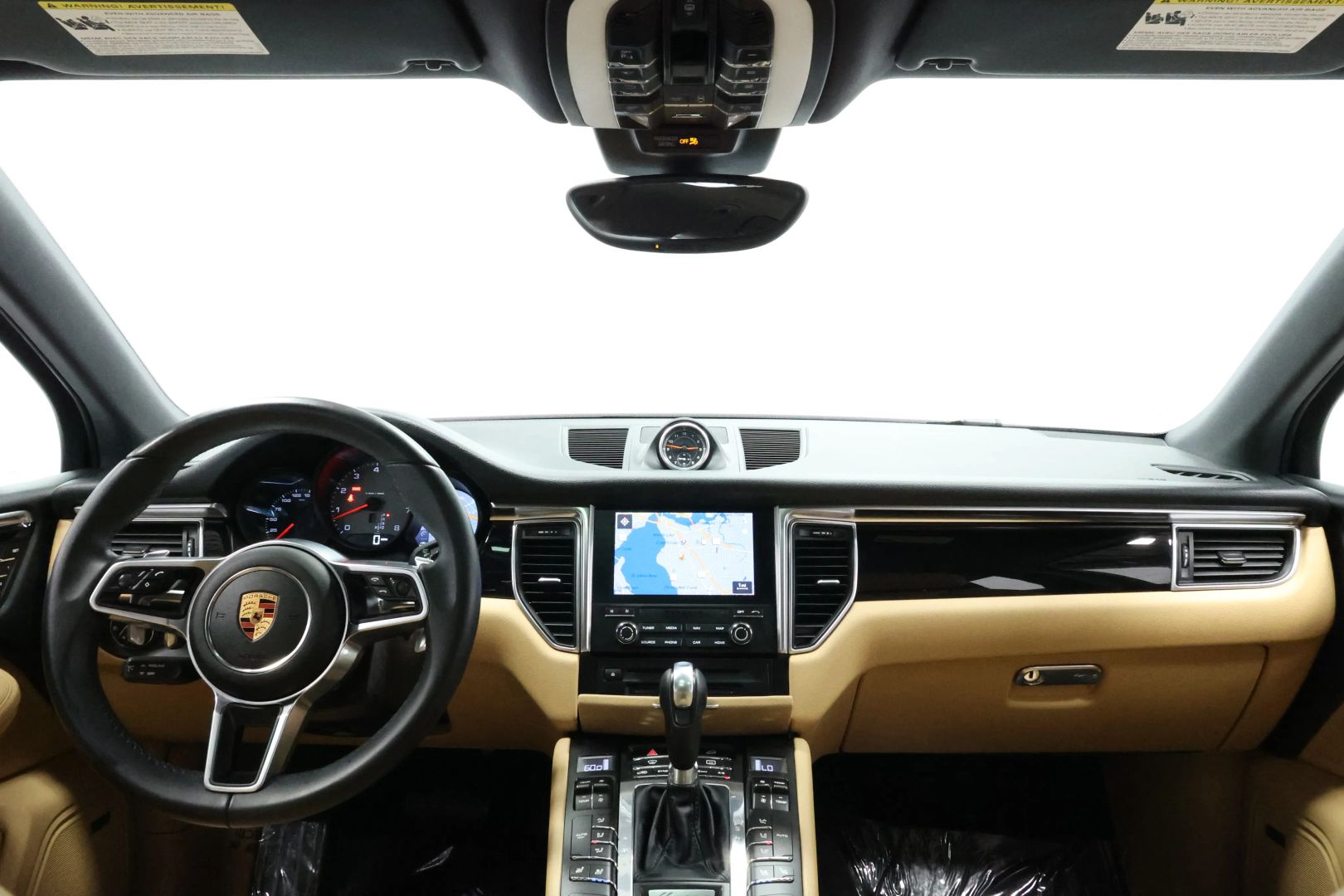 2017 Porsche Macan - Image 47