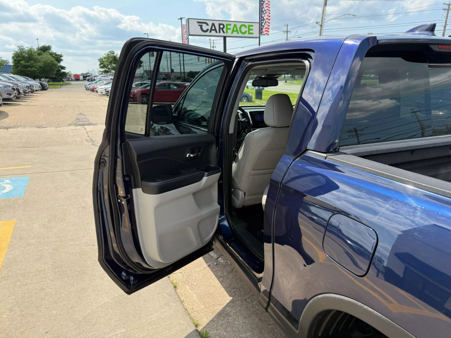 2018 Honda Ridgeline - Image 16