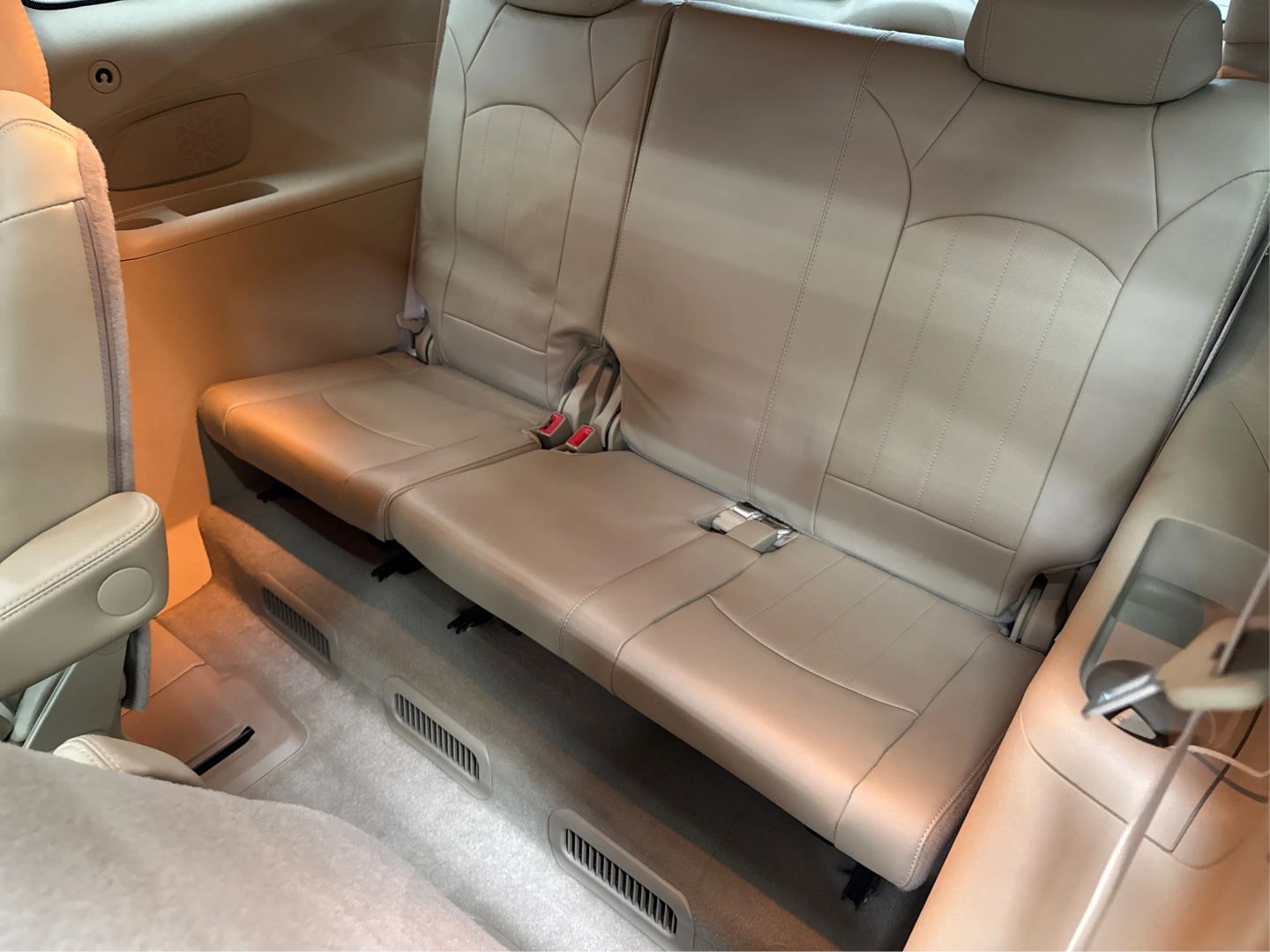 2011 Buick Enclave - Image 29