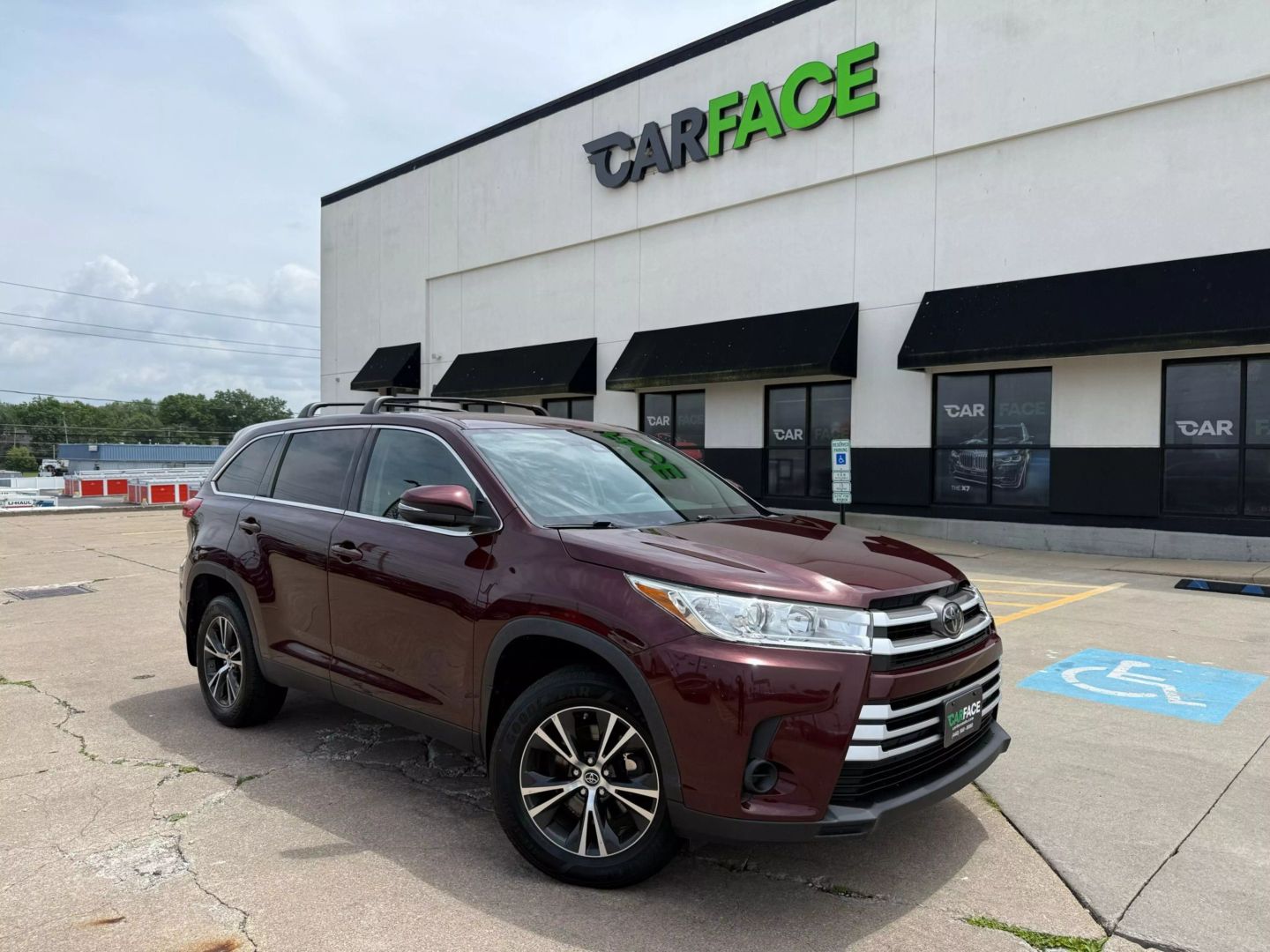 2019 Toyota Highlander - Image 1