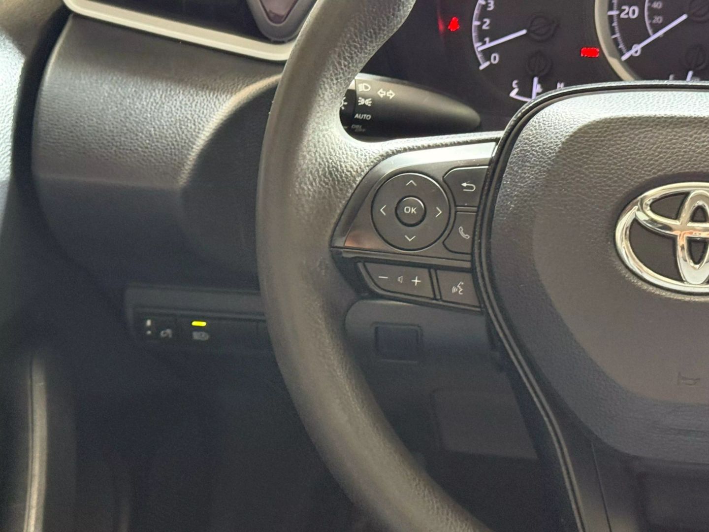 2021 Toyota Corolla - Image 31