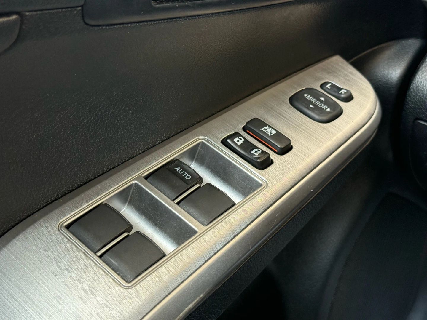 2013 Toyota Camry - Image 36