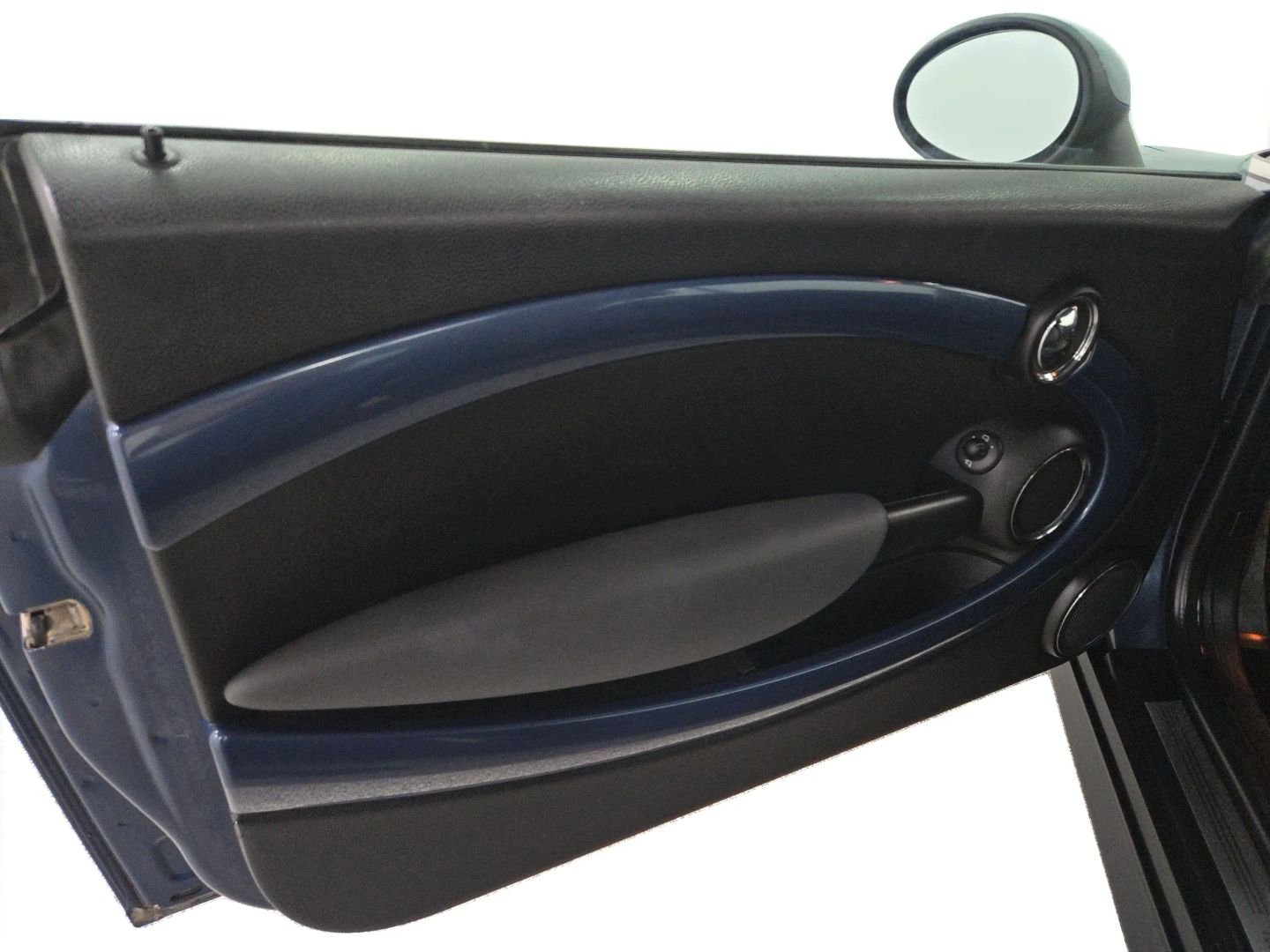 2010 Mini Convertible - Image 19
