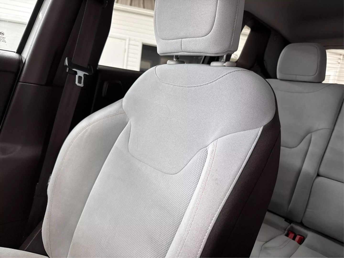 2015 Jeep Renegade - Image 29