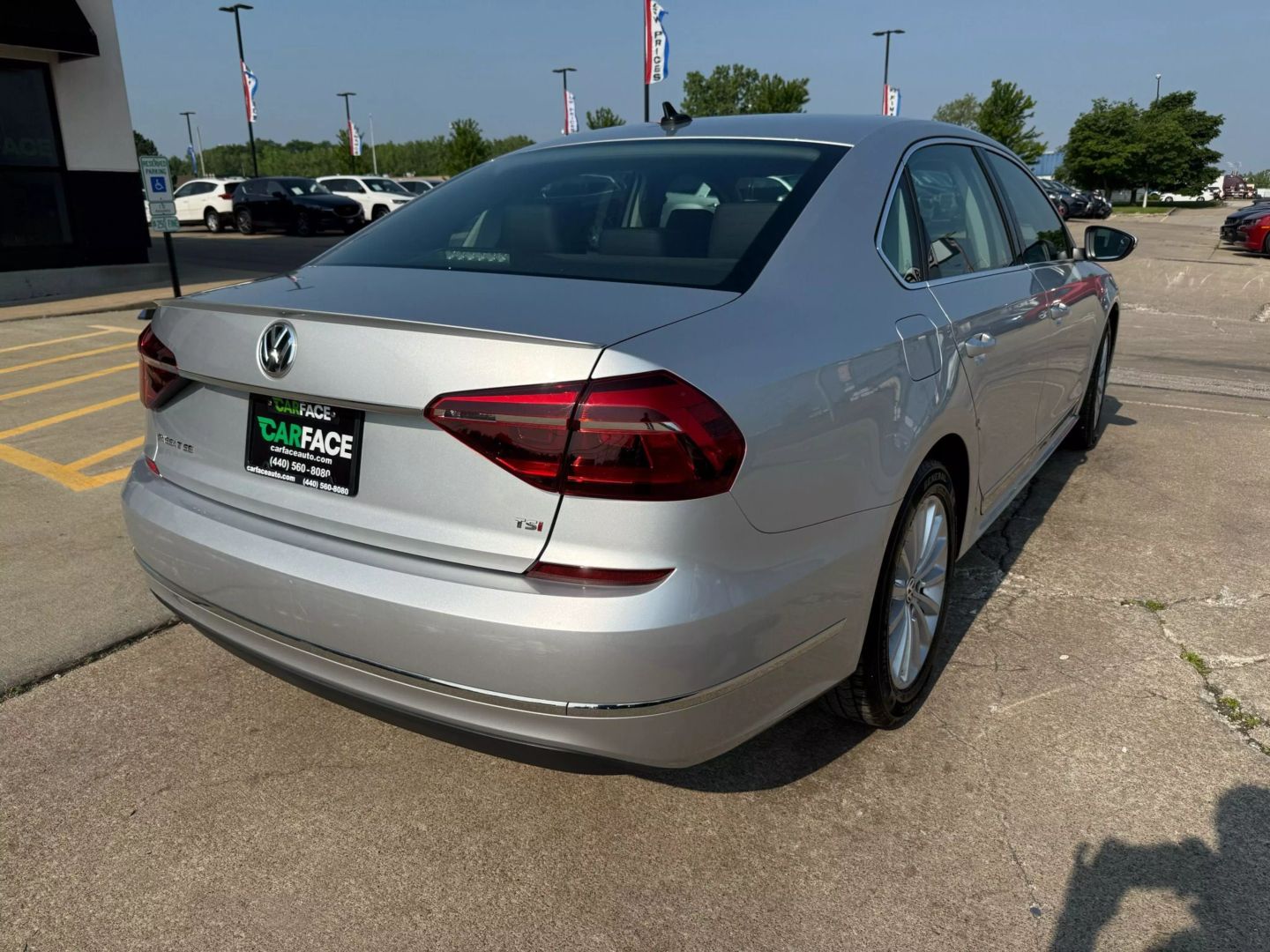 2017 Volkswagen Passat - Image 14
