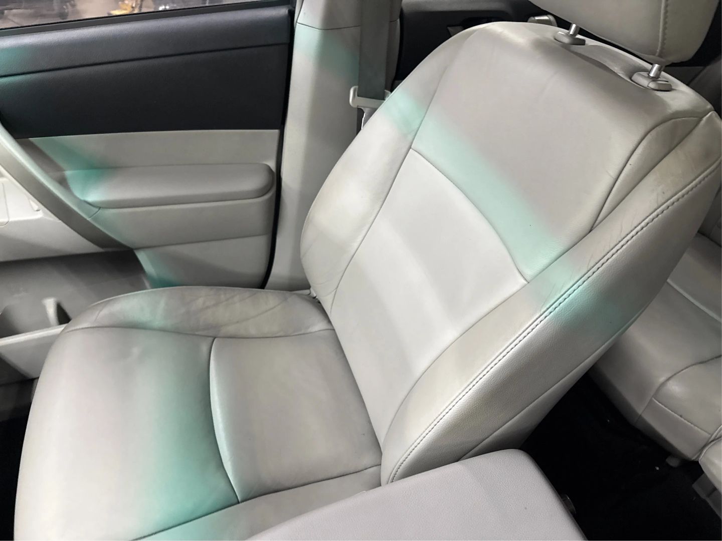 2013 Toyota Highlander - Image 29