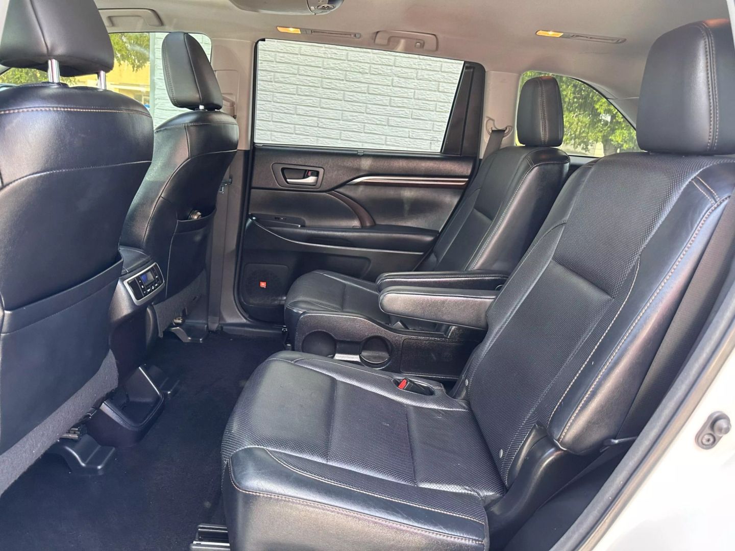 2014 Toyota Highlander - Image 17