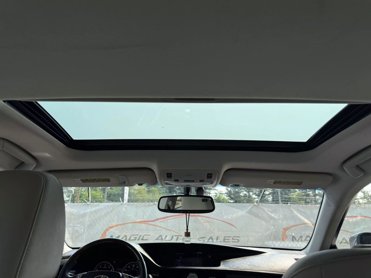 2014 Lexus Es - Image 37
