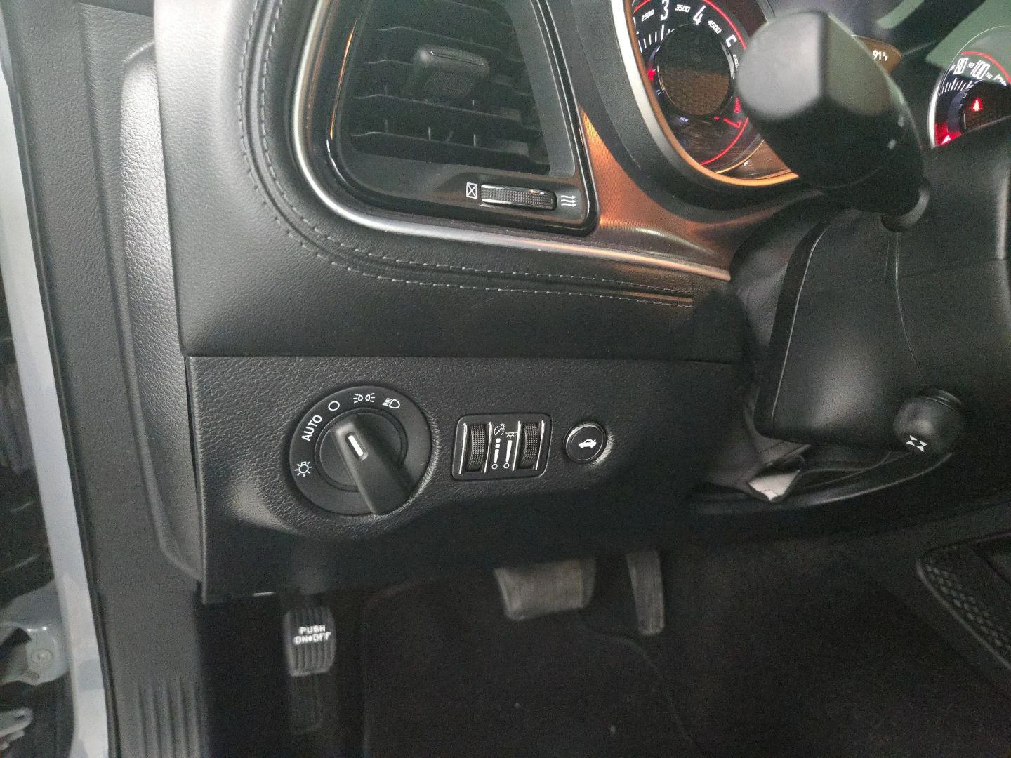 2020 Dodge Challenger - Image 19