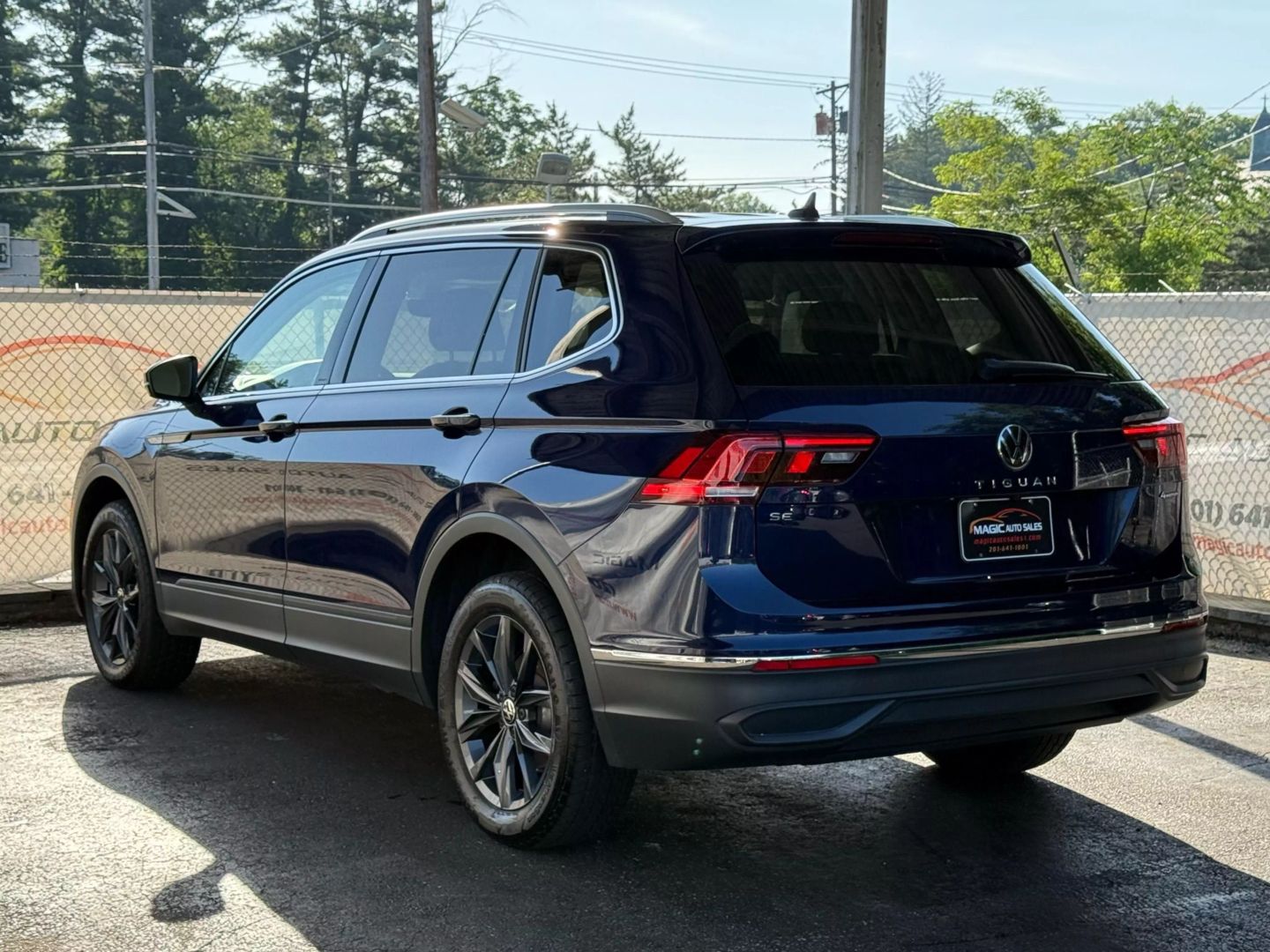 2022 Volkswagen Tiguan - Image 9