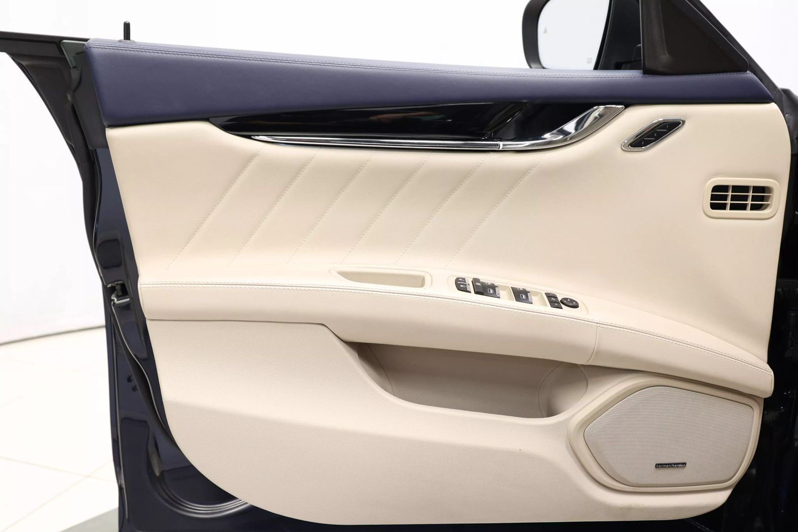 2021 Maserati Quattroporte - Image 9