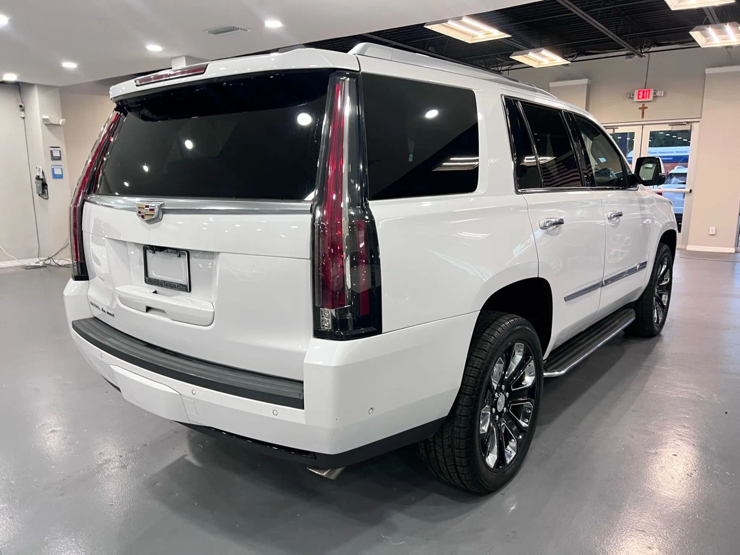 2019 Cadillac Escalade Luxury Sport Utility 4d - Image 8