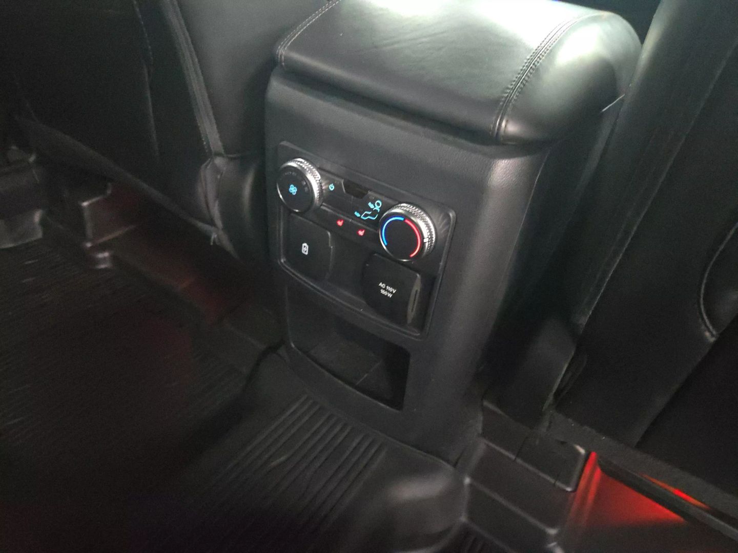 2021 Ford Explorer - Image 29