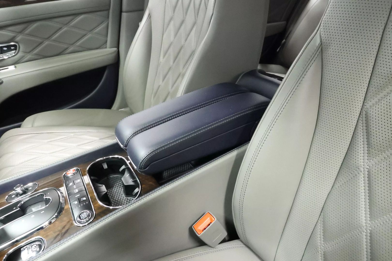 2016 Bentley Flying Spur - Image 39