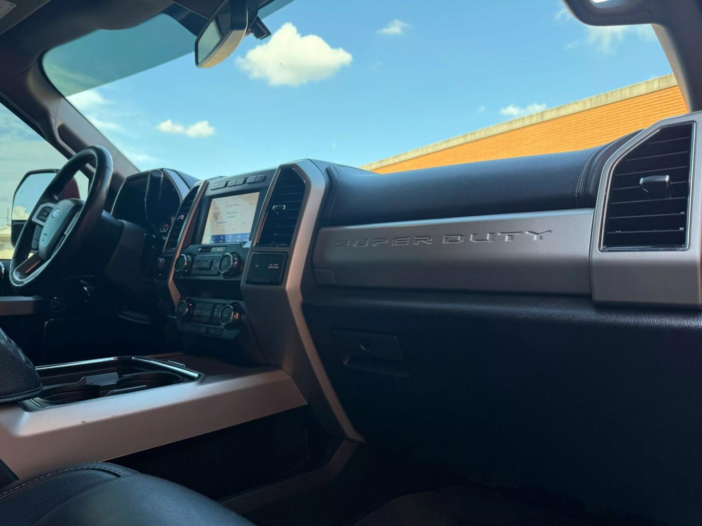 2020 Ford F250 Super Duty Crew Cab - Image 20