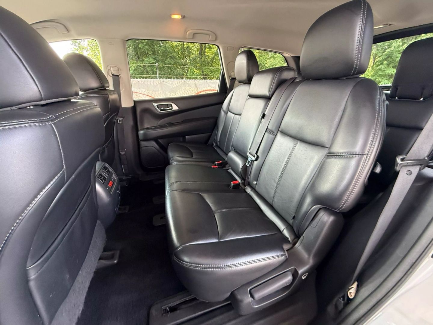 2017 Nissan Pathfinder - Image 19
