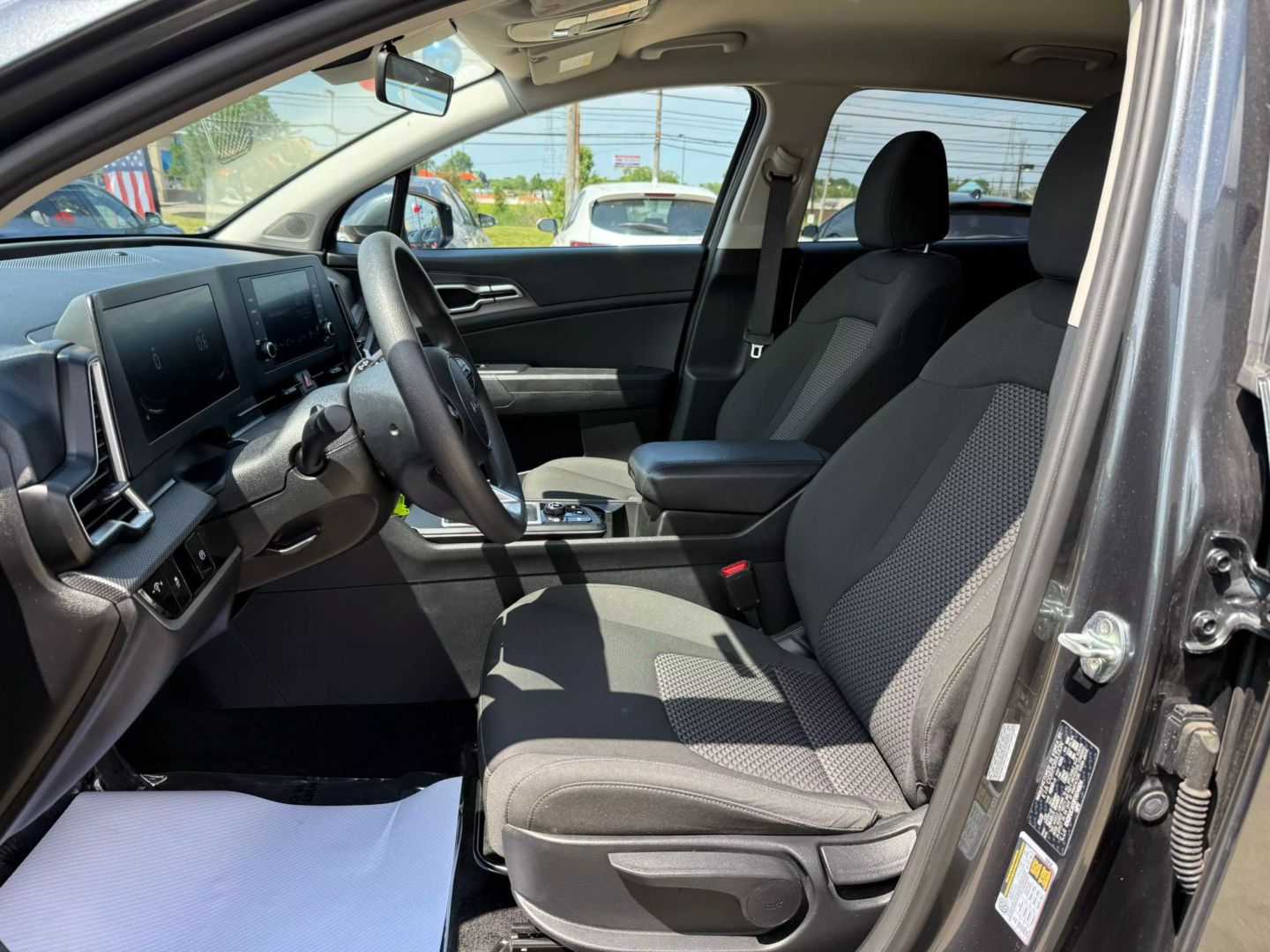 2023 Kia Sportage - Image 19
