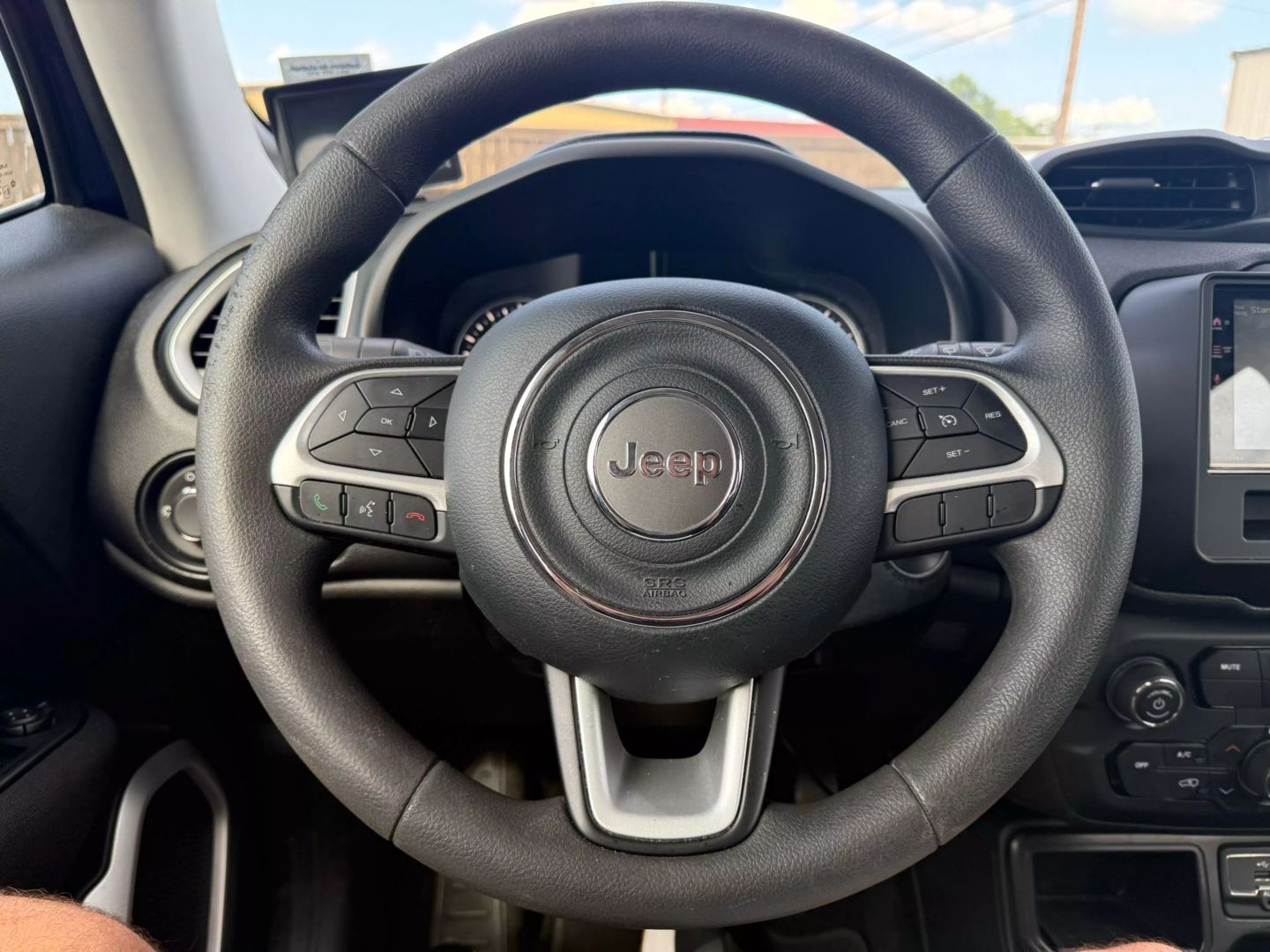 2021 Jeep Renegade - Image 19
