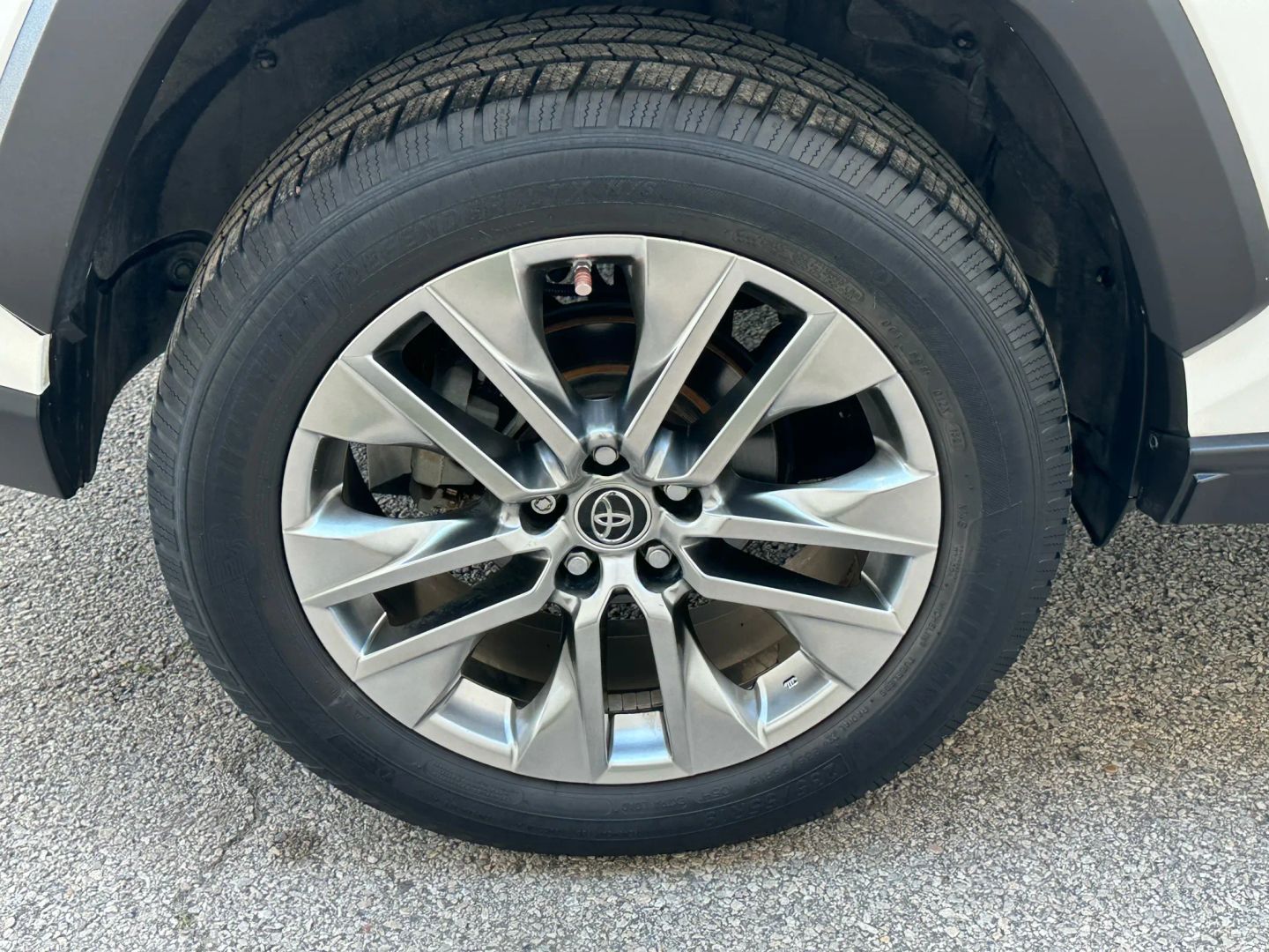 2019 Toyota Rav4 - Image 38