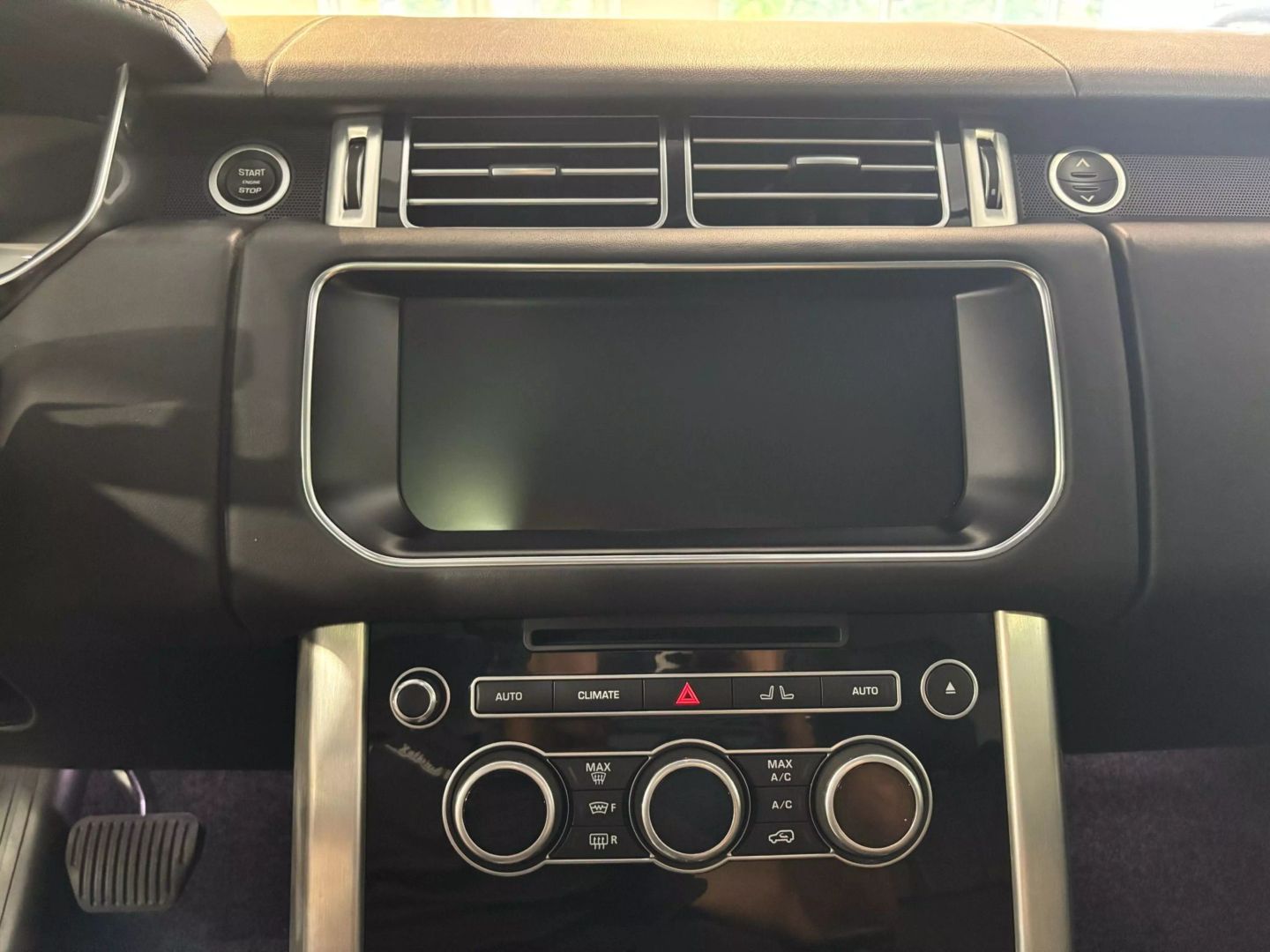2017 Land Rover Range Rover Hse Sport Utility 4d - Image 26