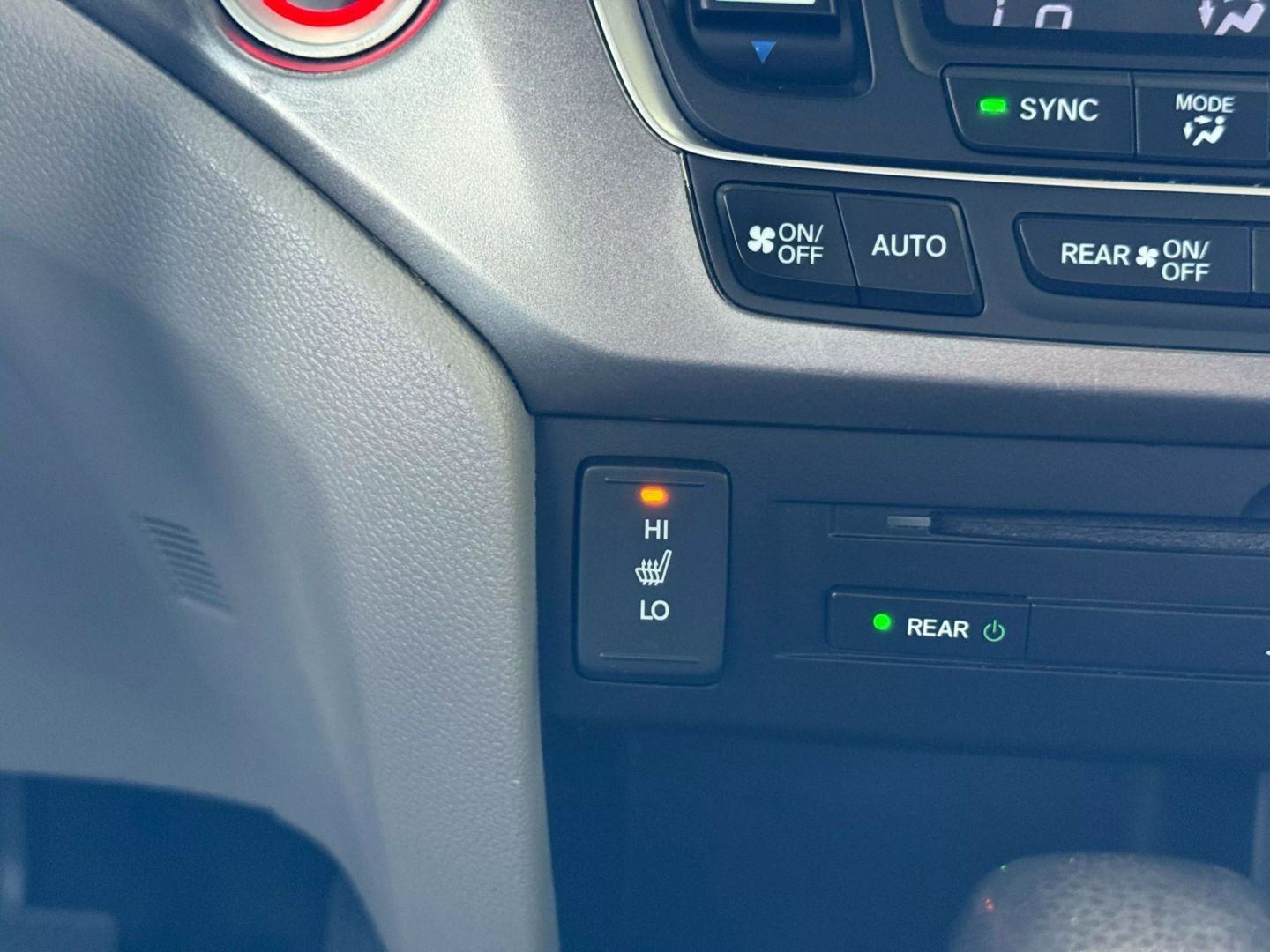 2018 Honda Pilot - Image 31