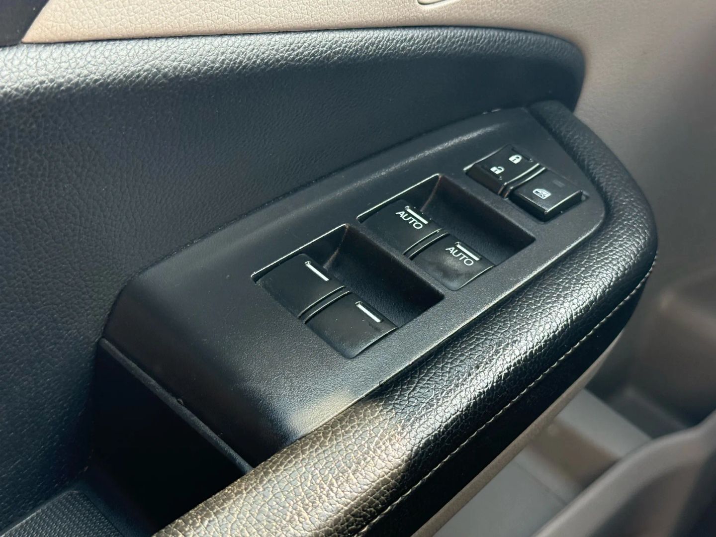 2019 Honda Ridgeline - Image 42