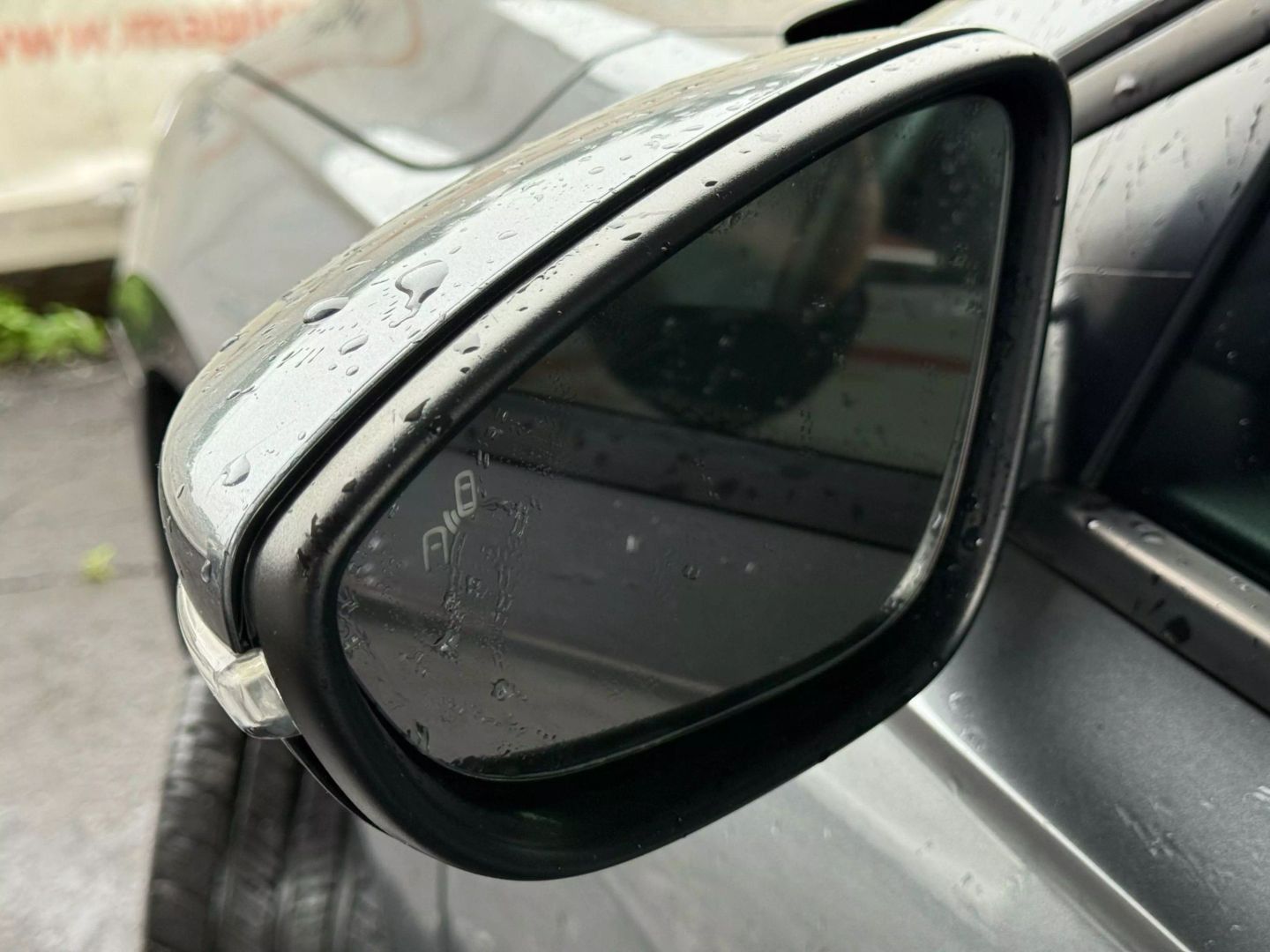 2021 Volkswagen Passat - Image 32
