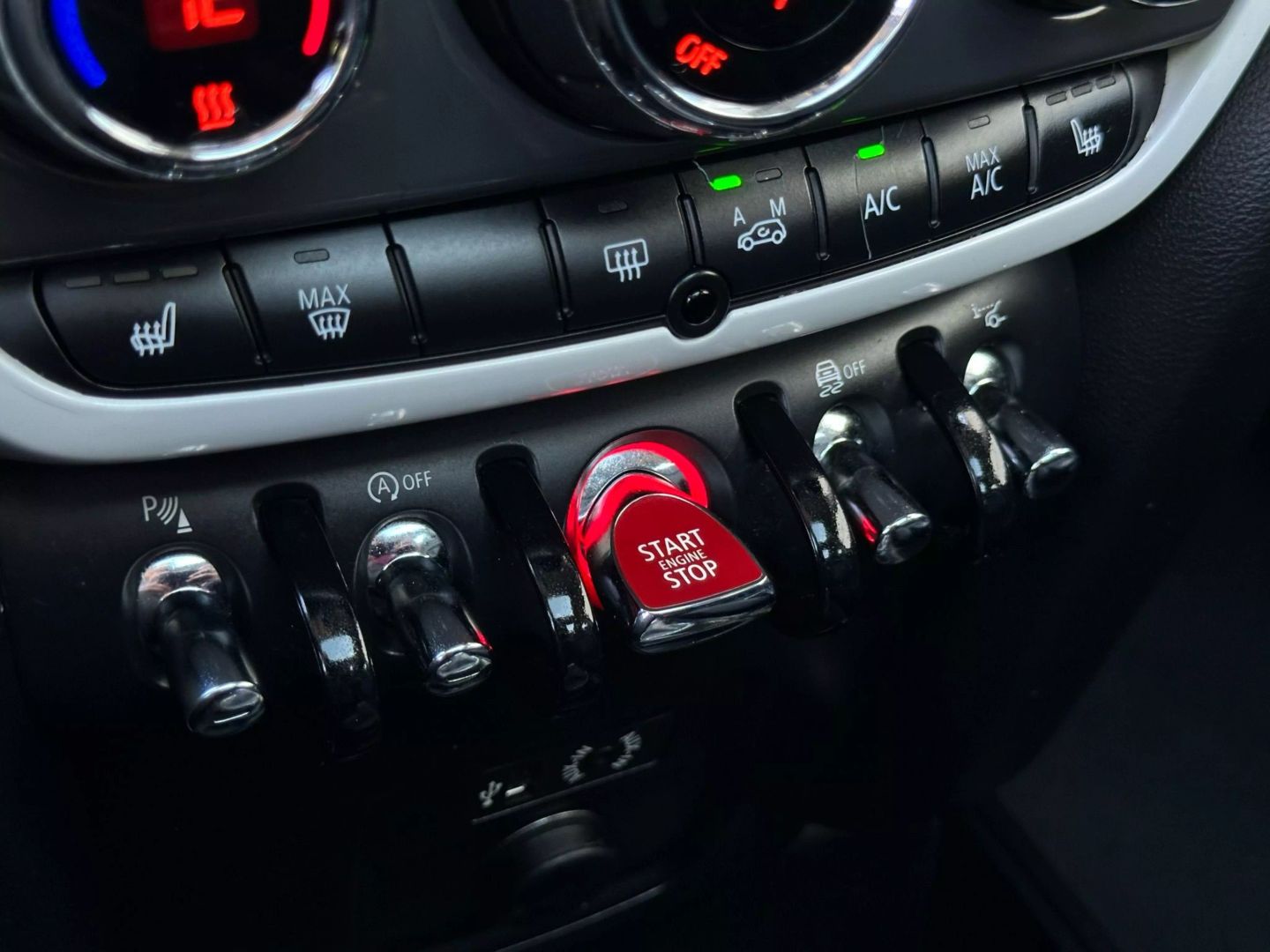 2017 Mini Countryman - Image 40