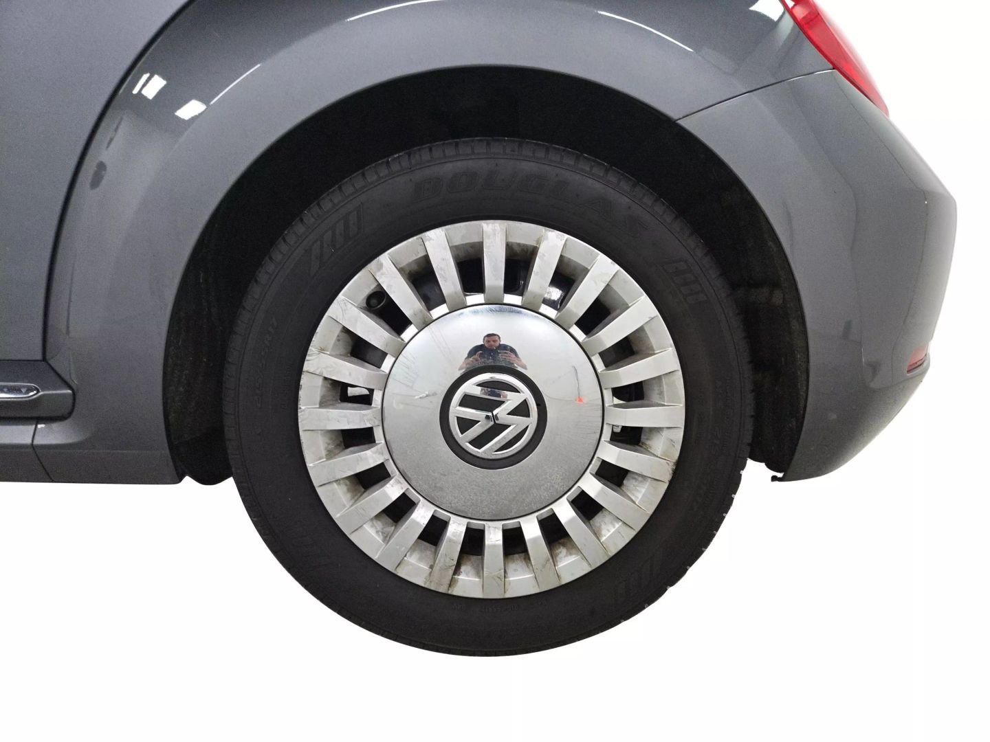 2016 Volkswagen Beetle - Image 21