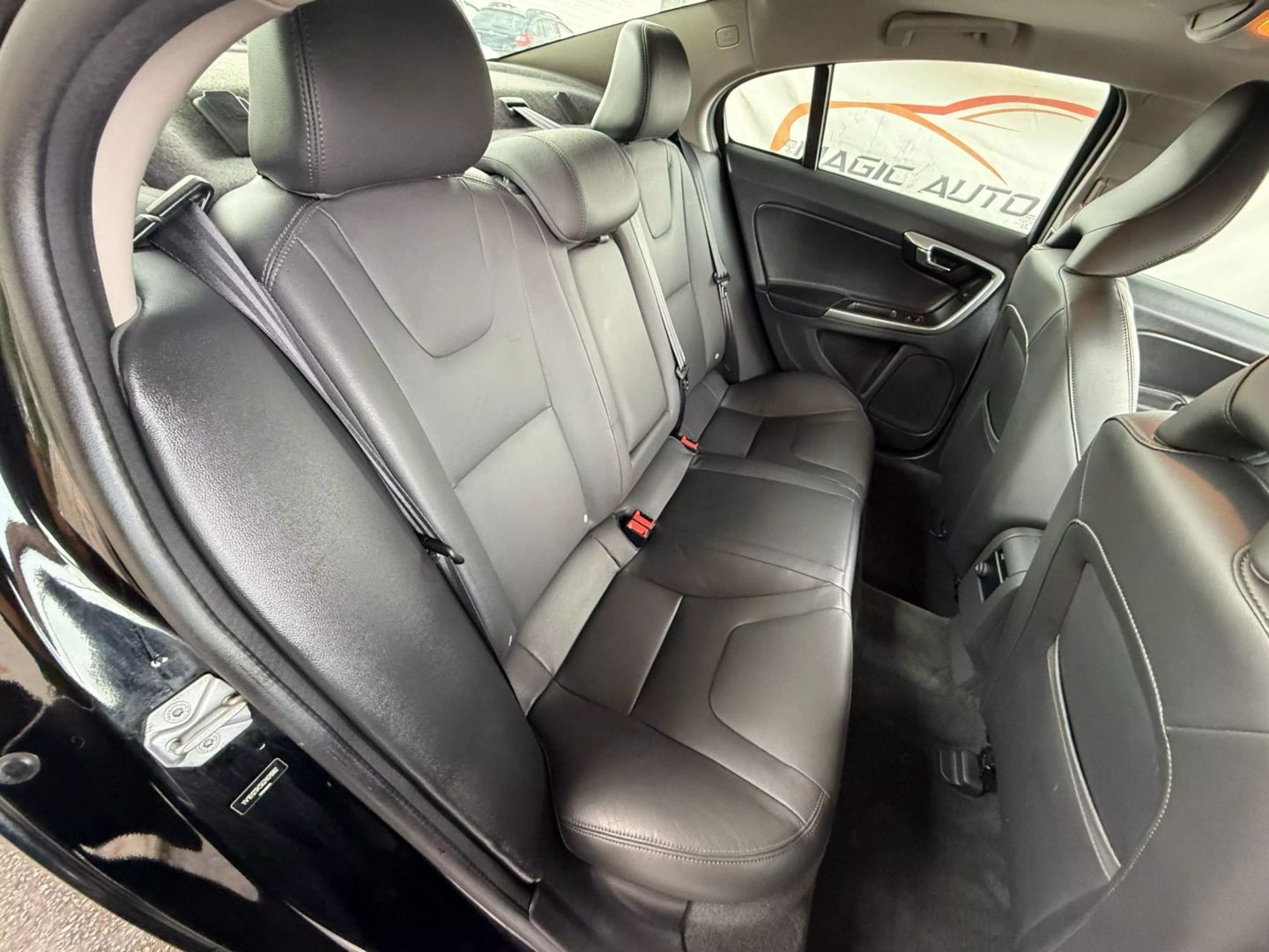2016 Volvo S60 - Image 23