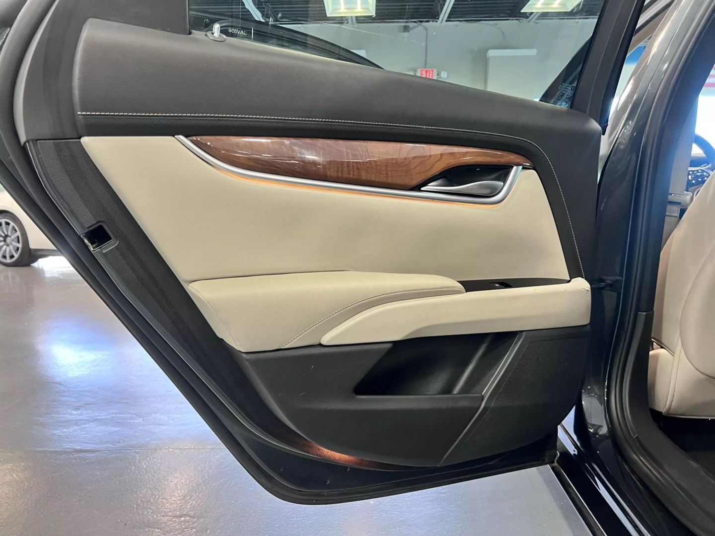 2019 Cadillac Xts Luxury Sedan 4d - Image 18